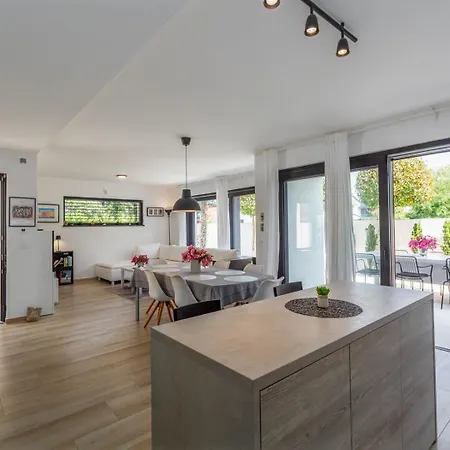 Villa Ventana With Terrace And Bbq Savudrija