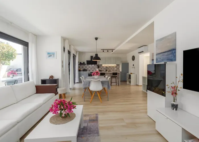 Ventana With Terrace And Bbq Βίλα