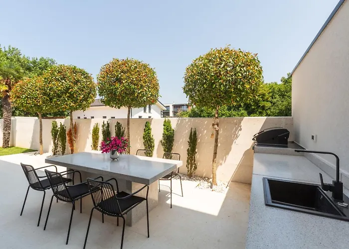 Ventana With Terrace And Bbq Βίλα Savudrija