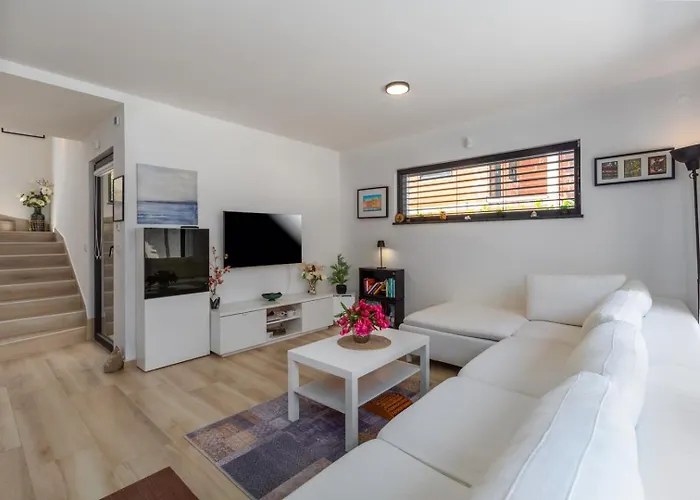Ventana With Terrace And Bbq Βίλα