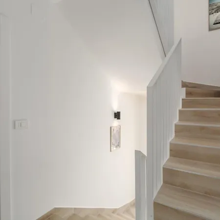 Ventana With Terrace And Bbq Вилла Савудрия